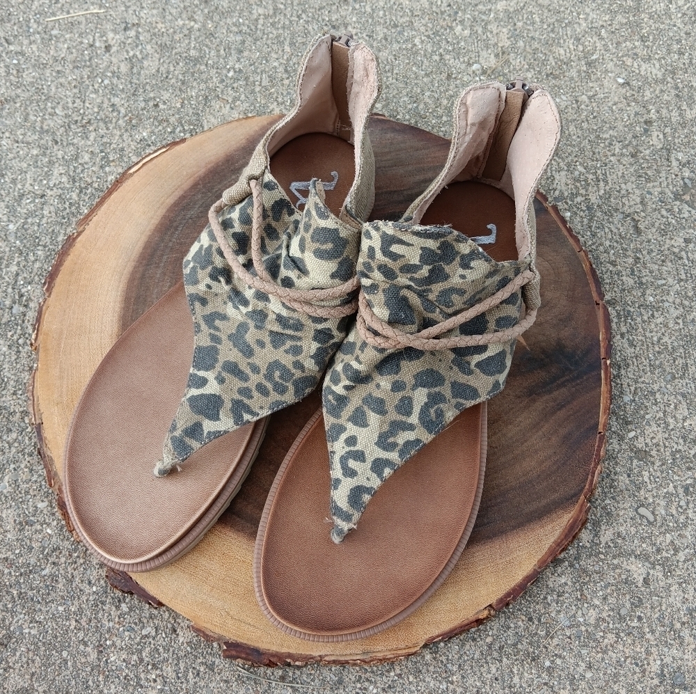 Very G| Leopard Print Sparta Canvas Sandals    US 7.5 Boho, Festival, Casual